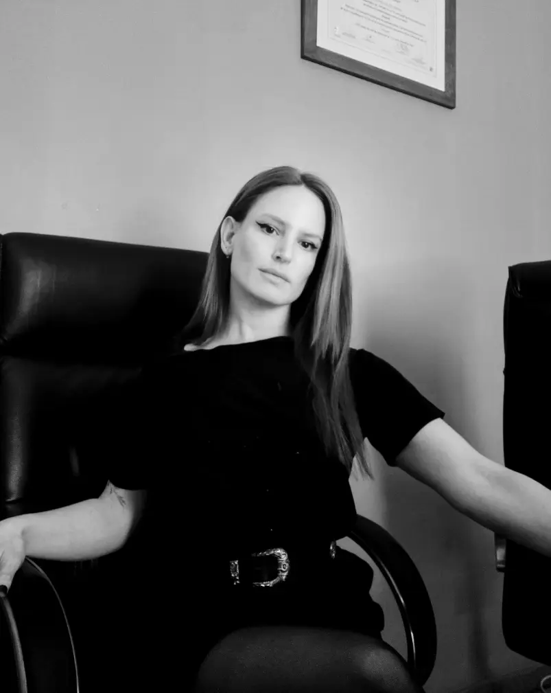 Lara Linari - Abogada